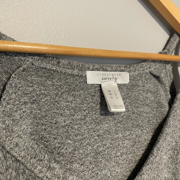 Open shoulder sweat shirt - Picture 6 of 6